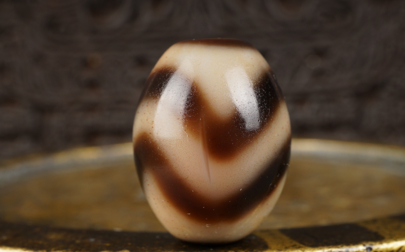 天然奇石藏傳天珠欣賞，咬色分明，細(xì)碎的風(fēng)