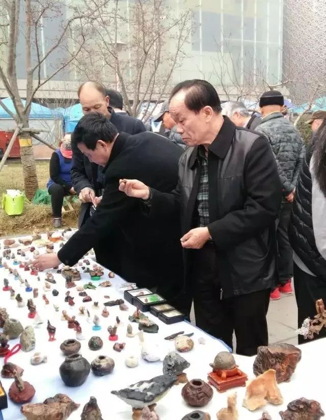奇石營(yíng)銷跑展經(jīng)驗(yàn)！教你如何賣石頭、交石友！