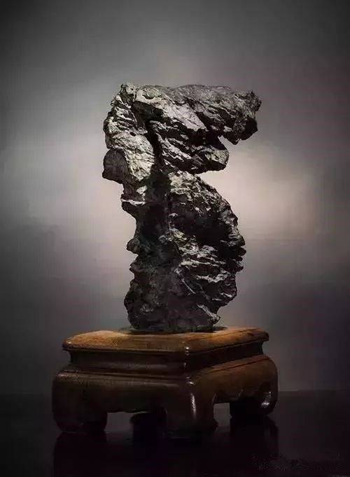 靈璧奇石拍賣_靈璧石最高拍賣成交價(jià)_靈璧石拍賣會(huì)拍了八百多萬(wàn)